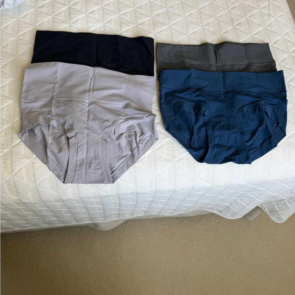 Evry Underwear 4 pairs of premium cotton underwear NWOT High-Waist size medium